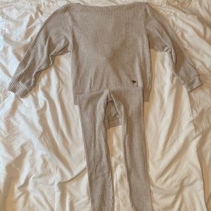 Girls tan matching outfit. Size 6-7z